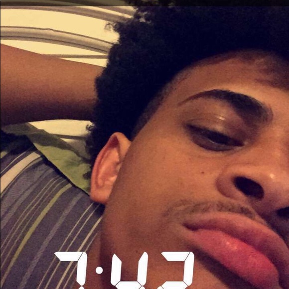 Meet your Posher, Carlos - Picture 1 of 1